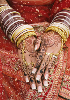 henna-mendhi-brides-hands - mahndi_sindoor