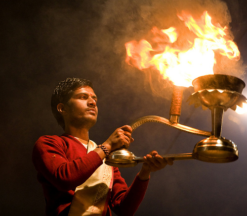 offering-flame - Sarbatori in INDIA