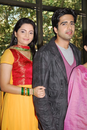 12172756_HGUBUIBHX - Choti Babu