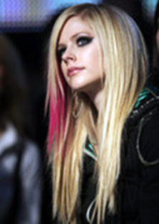 12909665_LKDQWQNGO - Avril Lavigne