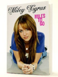 14432179_FKCYOWZVQ - Miley Cyrus