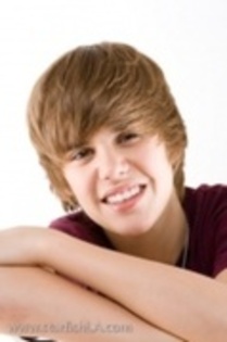 11163481_UNVSZVJAT; justin bieber
