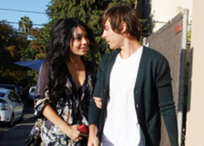 10989327_ZAQKHIWSC - Zack and Vanessa