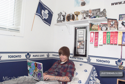 normal_photoshootjustindaily_%282%29 - 0_0 Justin at his Hometown in Stratford 0_0