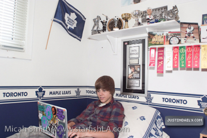 normal_photoshootjustindaily_%284%29 - 0_0 Justin at his Hometown in Stratford 0_0