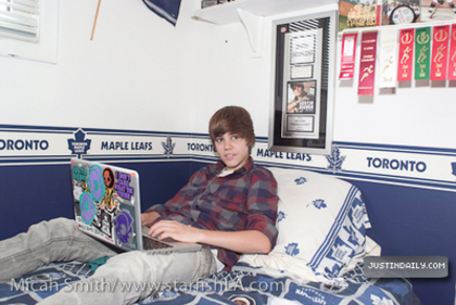 normal_photoshootjustindaily_%285%29 - 0_0 Justin at his Hometown in Stratford 0_0