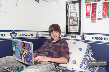 normal_photoshootjustindaily_%287%29 - 0_0 Justin at his Hometown in Stratford 0_0