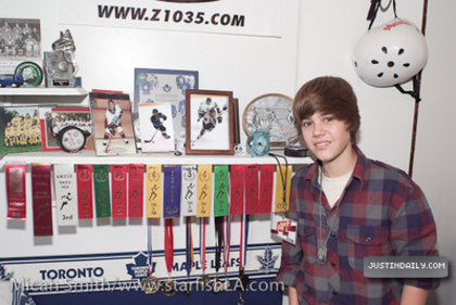 normal_photoshootjustindaily_%2811%29 - 0_0 Justin at his Hometown in Stratford 0_0