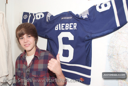 normal_photoshootjustindaily_%2816%29 - 0_0 Justin at his Hometown in Stratford 0_0