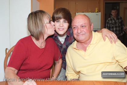 normal_photoshootjustindaily_%2830%29 - 0_0 Justin at his Hometown in Stratford 0_0