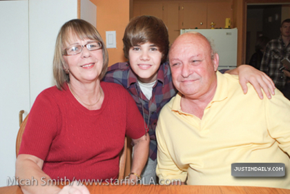 normal_photoshootjustindaily_%2831%29 - 0_0 Justin at his Hometown in Stratford 0_0