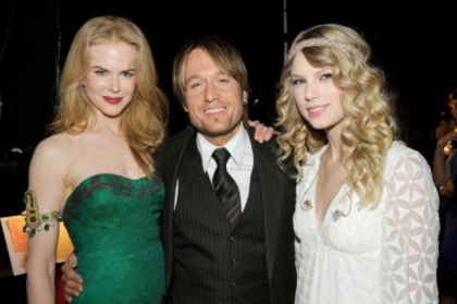 normal_taylorweb01 - Taylor Swift-4th annual Academy Of Country Music Awards in Las Vegas 05-04-2009