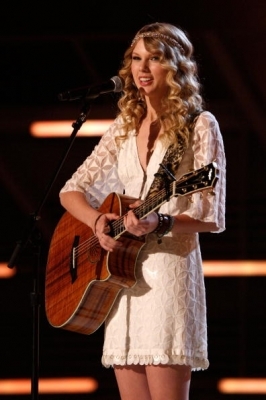normal_taylorweb018 - Taylor Swift-4th annual Academy Of Country Music Awards in Las Vegas 05-04-2009