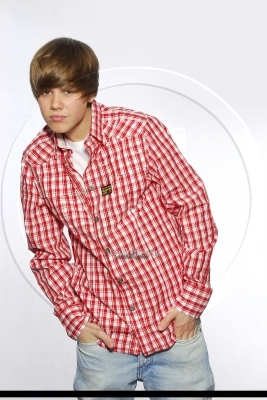 ~~ JusStiN BieEbEr ~~ - o_JuStiN phOtOshOoT 46_o