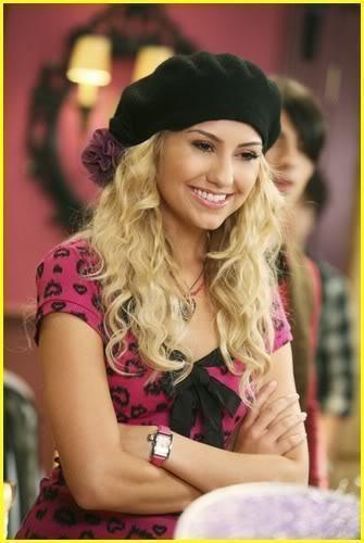 Chelsea Staub - Concurs 7-Brenda Song