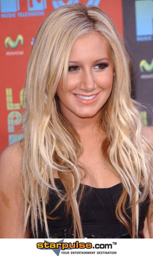 Ashley%20Tisdale-ALO-092603 - xoxo-ashley tisdale-xoxo
