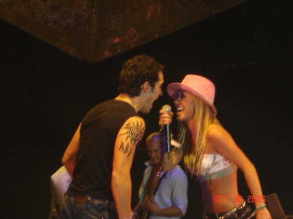 HOHQIMJBSSYMNEGIHKV - Anahi si Alfonso