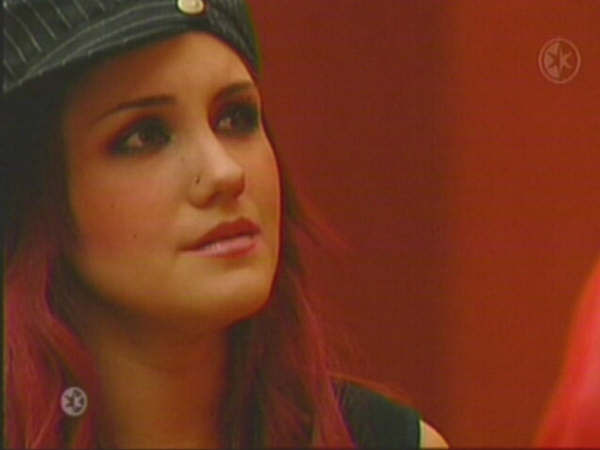 29dy2c9 - Dulce Maria capturi Rebelde