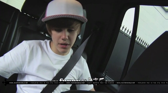 jw0111 - 0_0 Bieber After the Dentist 0_0