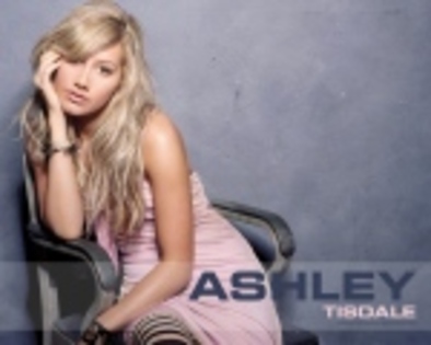 Ashley Tisdale Wallpaper #14 - cel mai important club