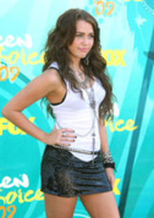 14657140_IYOJDCBPJ - Miley Cyrus mistoh rau de tottttttttttt