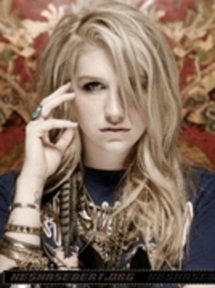 ke$h@ - kesha aaaaaaaaaaaaahhhhh     ce mumoasa eeeeee                papusa