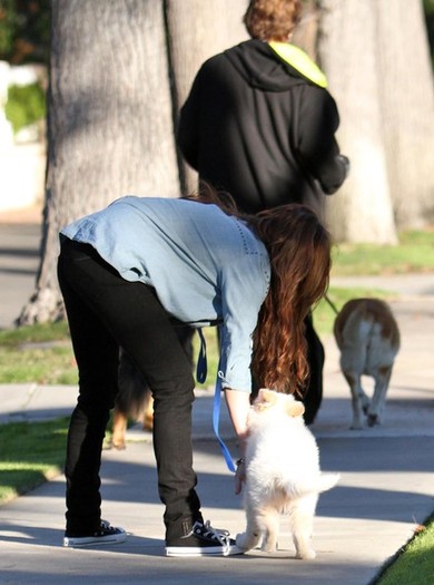 Billy Ray Cyrus Miley Cyrus Out Walking Their lR2OkmmKtJsl - album pentru prietena mea stefania
