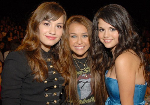 miley_selena_demi - Miley Cyrus And Selena Gomez And Demi Lovato