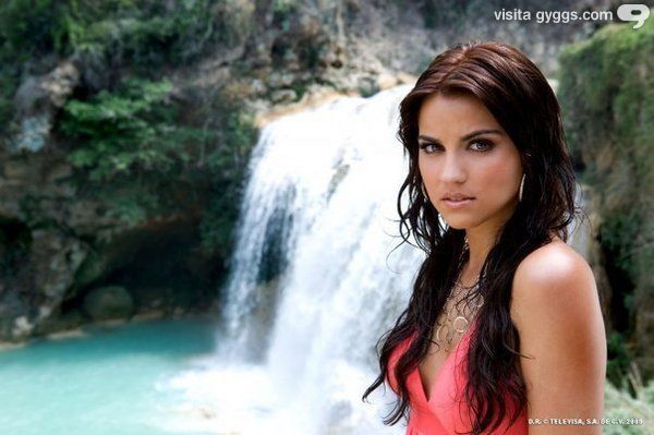 YJTHCDBHYOFBKJFSXDQ - Maite Perroni