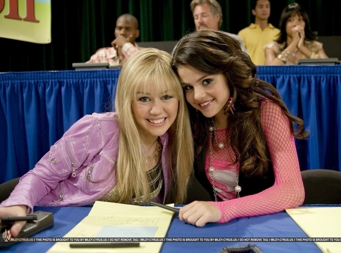 Miley-and-Selena-miley-cyrus-and-selena-gomez-7016555-800-594 - Miley Cyrus And Selena Gomez