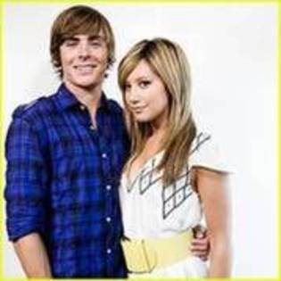 KDNATOOGXHFYYIWAWFF - Zac Efron si Ashley Tisdale