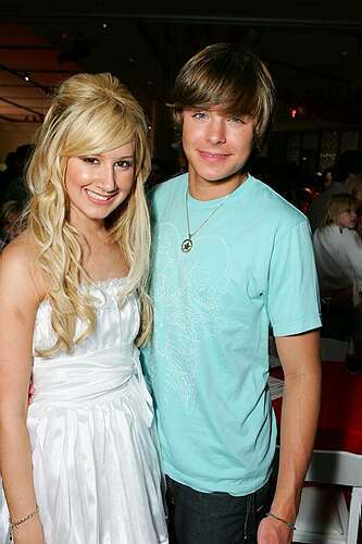 poze2.bestmusic.ro - Zac Efron si Ashley Tisdale