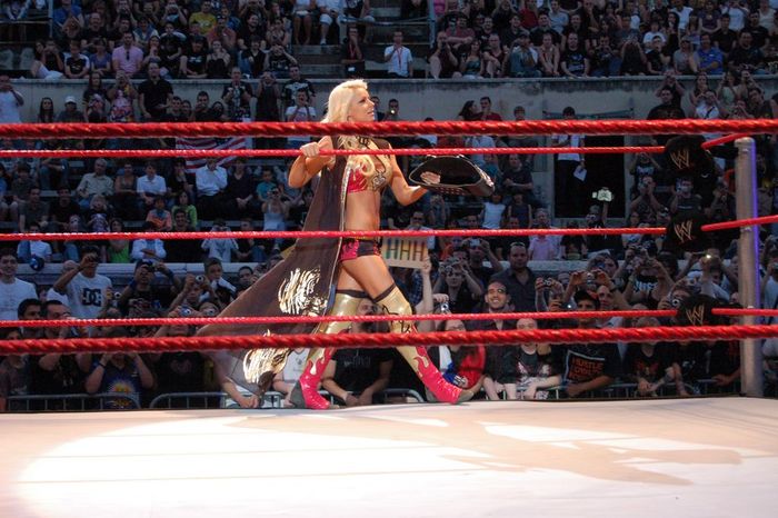 218 - kelly kelly vs wwe divas champion maryse ouellet