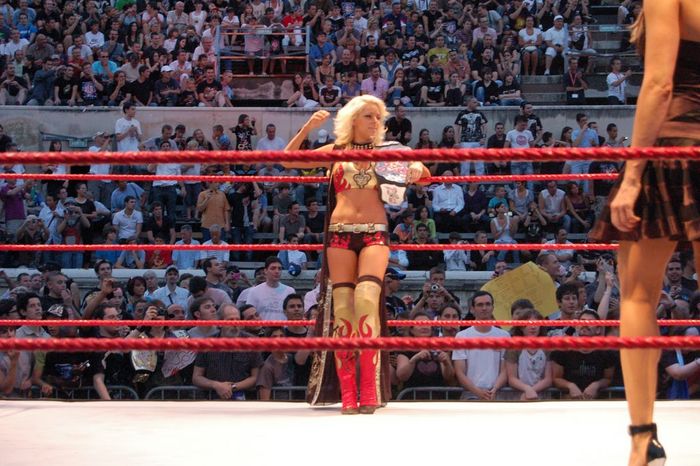 219 - kelly kelly vs wwe divas champion maryse ouellet