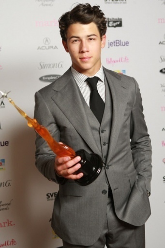 12th-Annual-Young-Hollywood-Awards-5-13-nick-jonas-12177201-341-512 - z 12th Annual Young Hollywood Awards