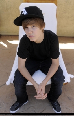 ~~ JusStiN BieEbEr ~~ - o_JuStiN phOtOshOoT 47_o