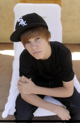 ~~ JusStiN BieEbEr ~~ - o_JuStiN phOtOshOoT 47_o