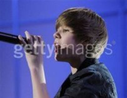 bieber___justin cel ami dragutz baiat - justinbieber