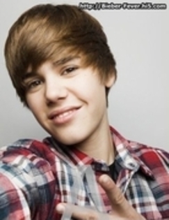 14588850_CEMLJXQCK - justin bieber frumuselul