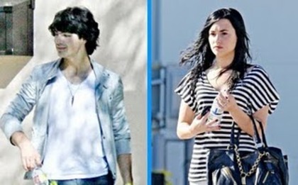 00010434 - demi lovato and joe jonas