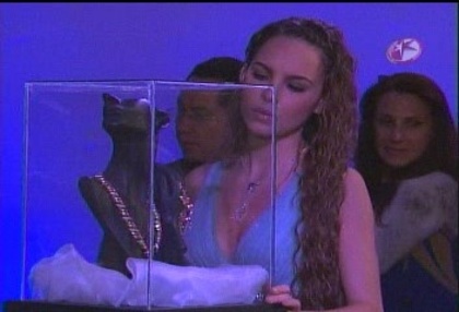 BelindaPhotosCom_Caps_Camaleones_001_(128)