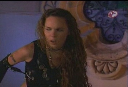 BelindaPhotosCom_Caps_Camaleones_001_(244)