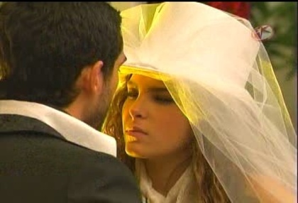 BelindaPhotosCom_Caps_Camaleones_001_(320)