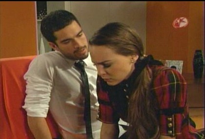 BelindaPhotosCom_Caps_Camaleones_Capitulo_3_(177) - Cameleonii