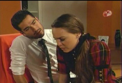 BelindaPhotosCom_Caps_Camaleones_Capitulo_3_(182) - Cameleonii