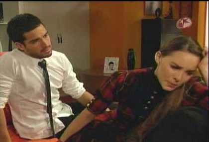 BelindaPhotosCom_Caps_Camaleones_Capitulo_3_(188) - Cameleonii