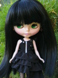 01-blythe-doll-black-dress - Papusi 3mo si Goth