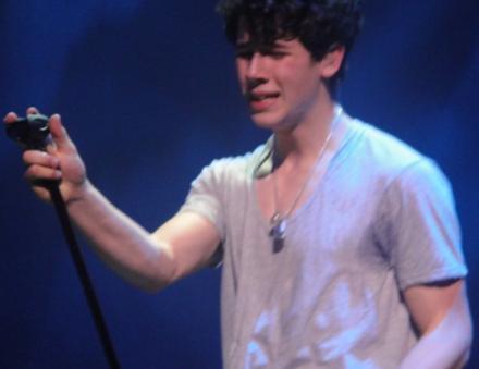 nick-jonas-crying-detroit