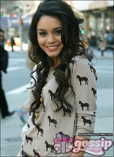 vanessa hudnges 2010 - Poze Vanessa Hudgens