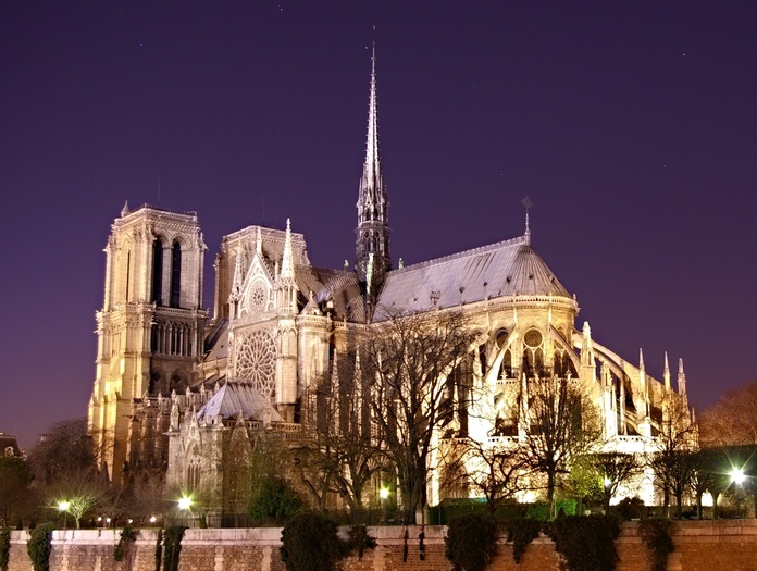 Notre Dame; Catedrala Notre Dame este situata in Paris,Franta.
